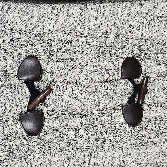 Sherpa lined heathered chunky knit hooded sweater toggle closure Womens medium. - Picture 4 of 9